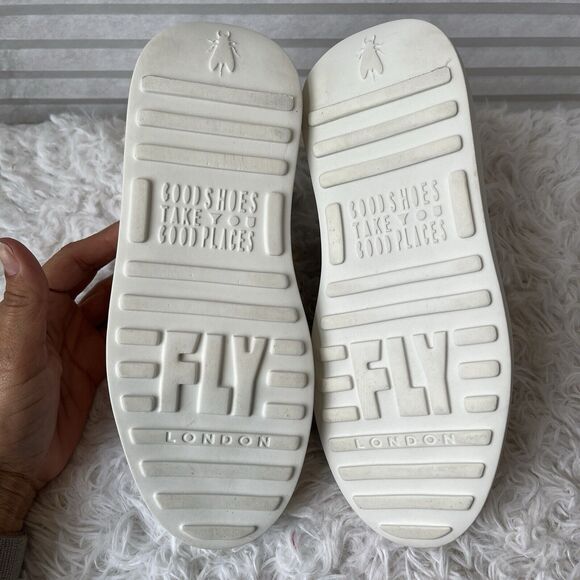 Fly London Gold Sneakers with Minimalist Design - Picture 5 of 8